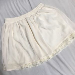 Cream forever 21 skirt with lace